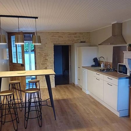 Petite Maison En Pierre Au Calme Avec Exterieur Montbellet Luaran gambar