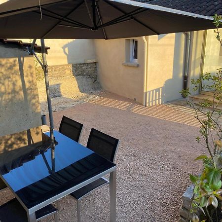 Petite Maison En Pierre Au Calme Avec Exterieur Montbellet Luaran gambar
