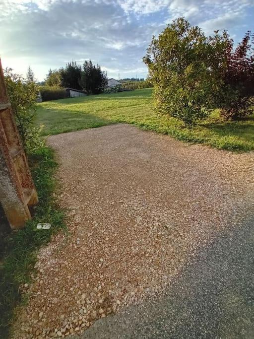 Petite Maison En Pierre Au Calme Avec Exterieur Montbellet Luaran gambar