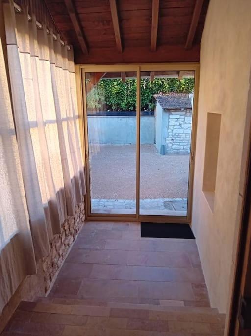 Petite Maison En Pierre Au Calme Avec Exterieur Montbellet Luaran gambar